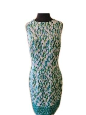 Elegant Green Patterned Dress